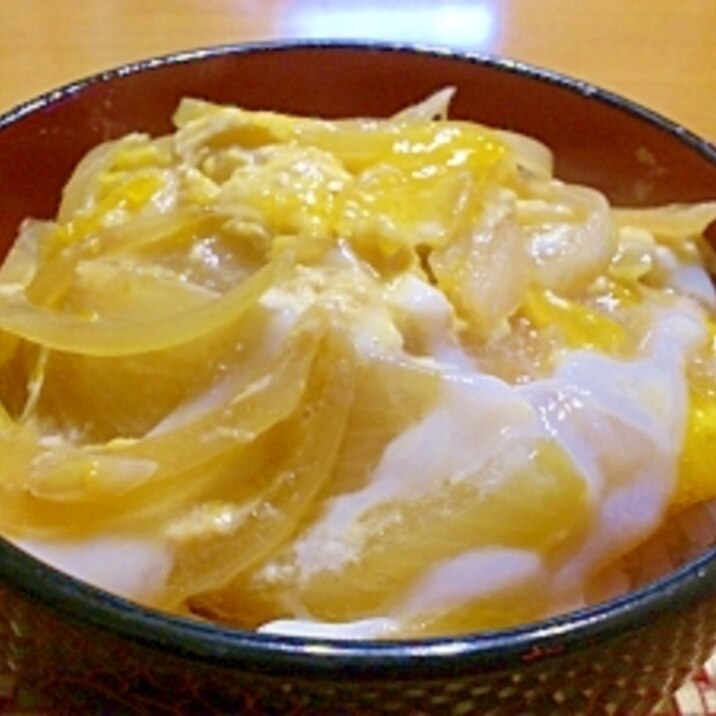 材料２つで簡単フライパンで玉子丼